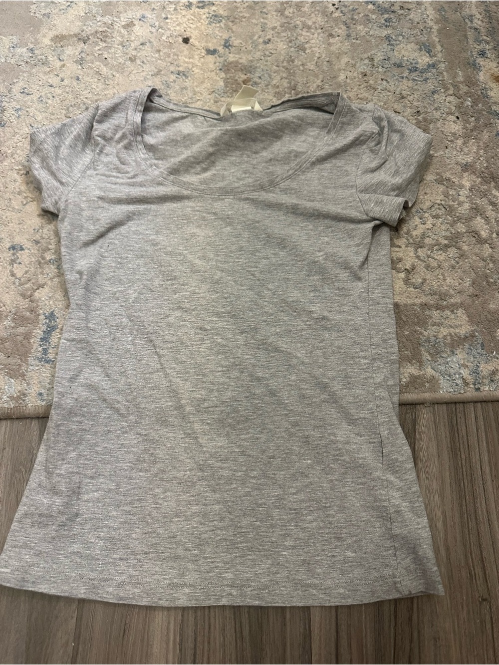 H&M Light Gray Short Sleeve Scoop Neck Tee
